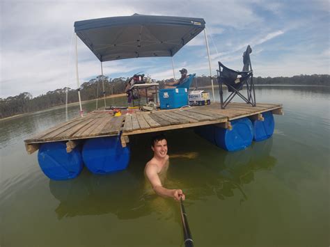 Extend your stationary dock into deep water. Diy: Portable Pontoon Using Old Pallets and Old Blue Drums | Party barge, Diy party barge, Boat ...