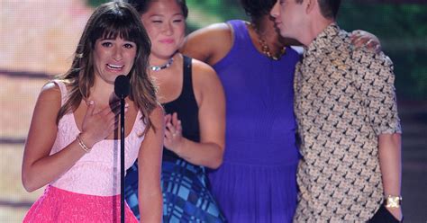 Lea Michele Remembers Cory Monteith At Teen Choice Awards Cbs News