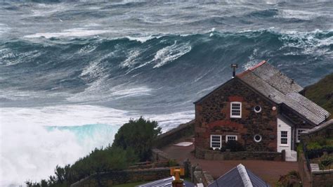Storm Ciaran Hits Cornwall Videos Cornwall Guide