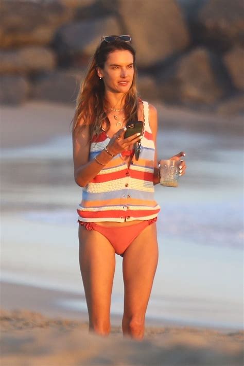 Alessandra Ambrosio Enjoy The Sunshine While Showing Her Toned Legs The Fappening