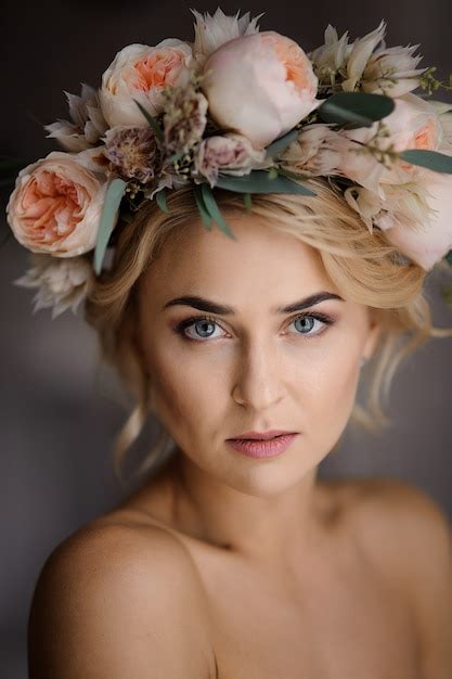 Premium Photo Nude Look Of Attractive Blonde Woman In A Floral Wreath