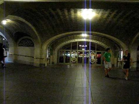 The whispering gallery in grand central terminal. Grand Central Station NYC "Whispering Gallery ...