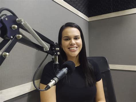 Secretária Rafaela Fala Sobre Projetos De Proteção à Juventude Na Rádio Princesa Fm Gabinete