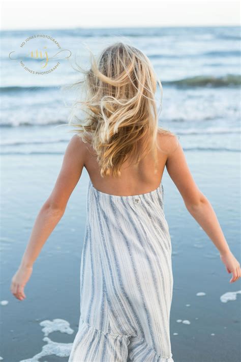Pin On What To Wear For Beach Photography Sessions