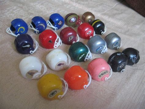 19 1980s Vintage Mini Nfl Football Helmets Gumball Prizes 86500