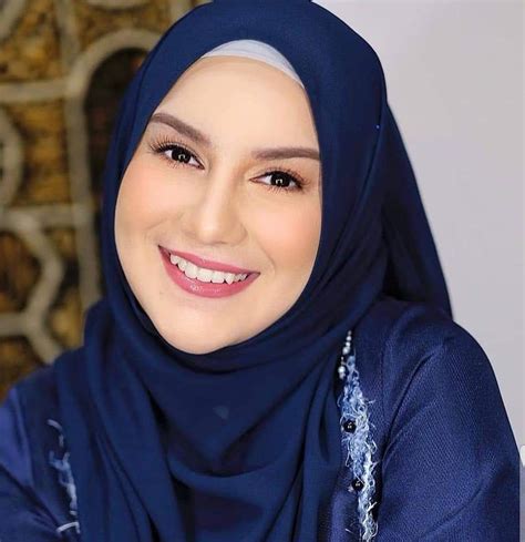 Check spelling or type a new query. Gigi Gingsul Billy Syahputra - Foto Jadul Pakai Gaun ...