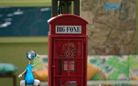 Internautas acusaram participante de agressão após disputa com pyong lee e pedem sua expulsão; BBB por um dia? Big Fone toca em shopping de Campinas ...