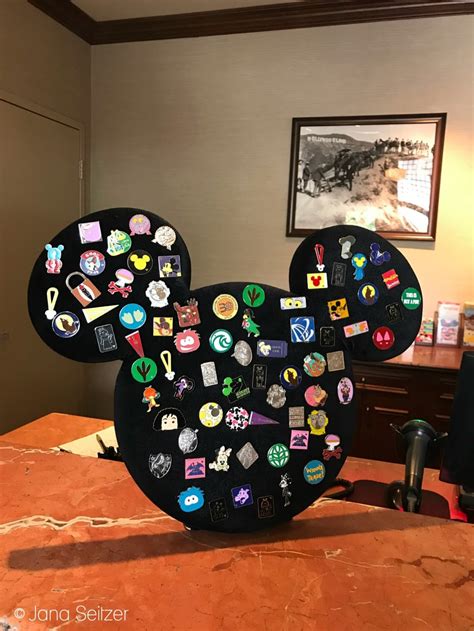 Beginners Guide To Pin Trading At Disney World Disney Pin Trading 101
