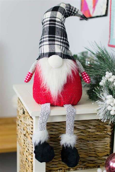 Christmas Gnome Free Sewing Pattern Adornos De Navidad Ideas