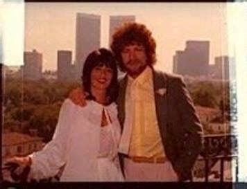 Ontdek de perfecte stockfoto's over sani kapelson lynne en redactionele nieuwsbeelden van getty images kies uit premium sani kapelson lynne van de hoogste kwaliteit. Jeff Lynne