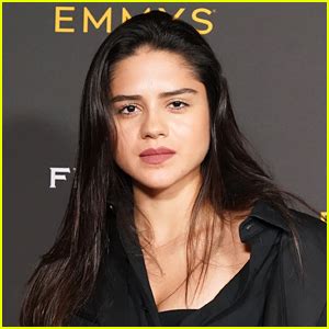 Саша получила роль супергёрл в фильме «флэш». Sasha Calle Cast As Supergirl In Upcoming 'The Flash ...