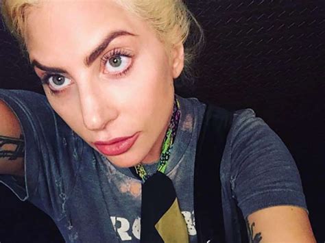The Media Is Going Nuts Over This Selfie Of Lady Gaga In The Hospital