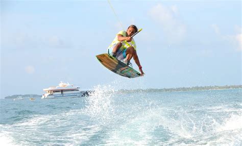 07 Best Adrenaline Pumping Water Sports You Can Do In Maldives Enjoy