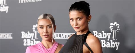 Kim Kardashian And Kylie Jenner Look So Much Alike In New Makeup Free