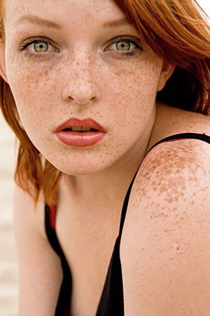 Redhead Con Im Genes Pelirrojas Pelo Verde Pecas Hermosas