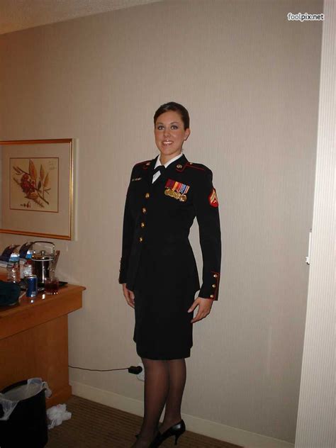 Красивые девушки в военной форме Army Women Military Women Female