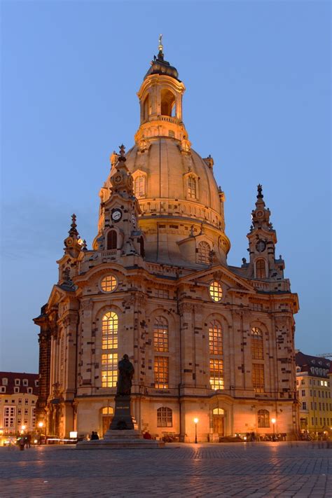 The dresden frauenkirche, a masterpiece of european architecture, was a central element of the city centre skyline for over 200 years. Dresden Frauenkirche Foto & Bild | archiv, a r c h i v ...