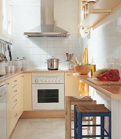 Decorar las cocinas pequeñas puede ser un reto interesante, y que demanda imaginación, para poder ganar el espacio ansiado. 5 tips para decorar cocinas pequeñas - Decoración de ...
