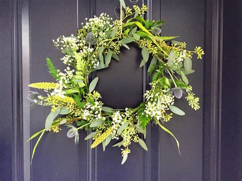 Diy Greenery Wreath Tutorial The Lovely Little Things