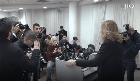 ממשלת ישראל השלושים וארבע המכונה גם ממשלת נתניהו הרביעית הייתה ממשלת ישראל, בראשותו של חבר הכנסת בנימין נתניהו. בחירות 2019: עם דמעות וקול נרגש - ציפי לבני מודיעה על ...