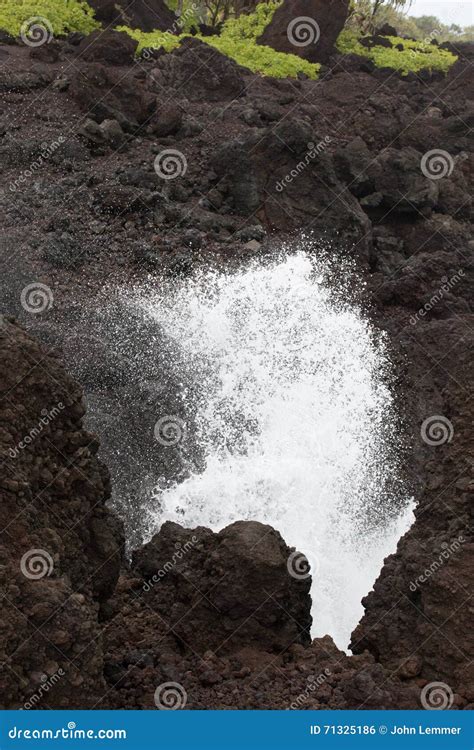 Ocean Spray On Black Rocks Stock Photo Image Of Nature 71325186