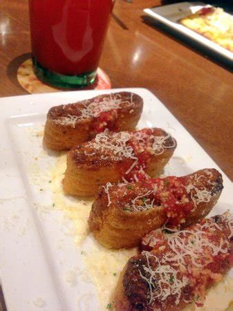 If lasagna wasn't already heavy enough, how about tossing it into a deep fryer? Lasagna Fritta - Picture of Olive Garden, Lincolnwood ...
