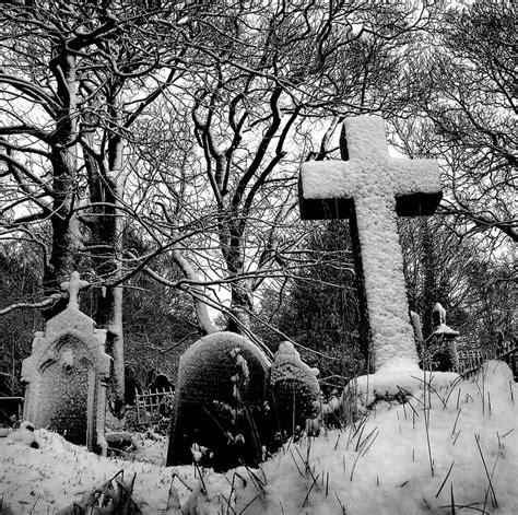 Snowy Cemetery Cemeteries Graveyard Monument