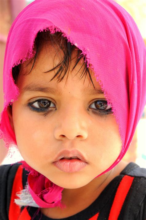 Eyes Indian Girl Outside Of A Temple In Delhi Kids Around The World