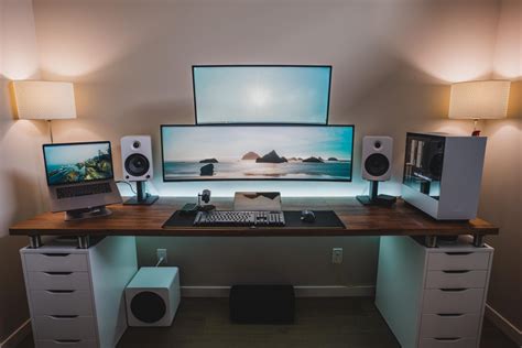Incredible Modern Desk Setups That Took Over Reddit Minimal Desk Setups