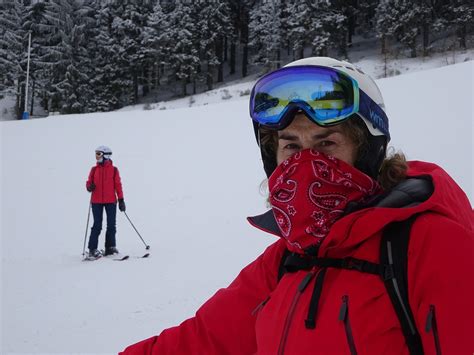 How To Decide What To Wear To Ski Planetski
