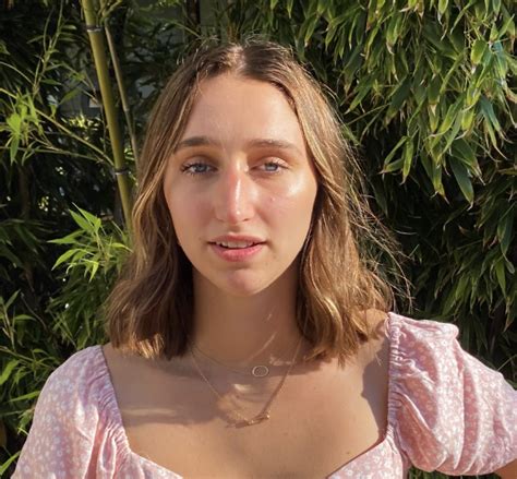 Olivia Clarks Instagram Twitter And Facebook On Idcrawl