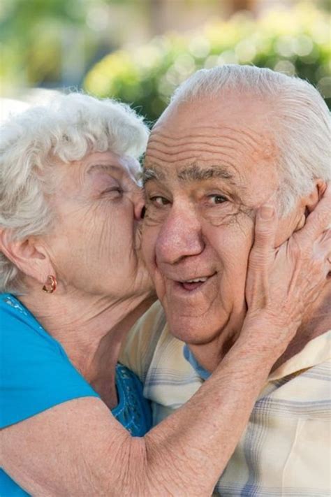 Older Couples Couples In Love Old Folks Old People Old Love Beaux