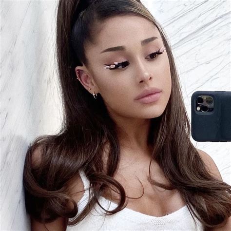 13 Stunning Ariana Grande Makeup Looks From Over The Years Review 2 Coupon