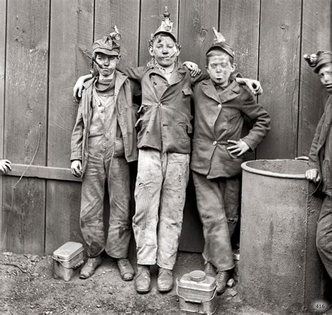 Coal Breaker Boys Kingston Pa 1900 Vintage Pictures Vintage Images