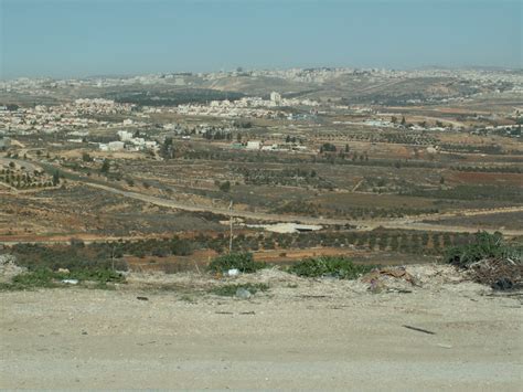 יקב אבנר נוסד עי אבנר אלה בשנת 2010 על חלקת קרקע סמוכה לישוב גבעת זאב הממוקמת בגובה 760 מטר מעל הים. גבעת זאב - שלום עכשיו