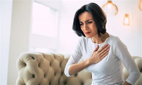 Health Doctors More Likely To Mistake Heart Attack Symptoms For Stress