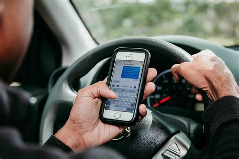 Florida aims to stop motorists from texting while driving