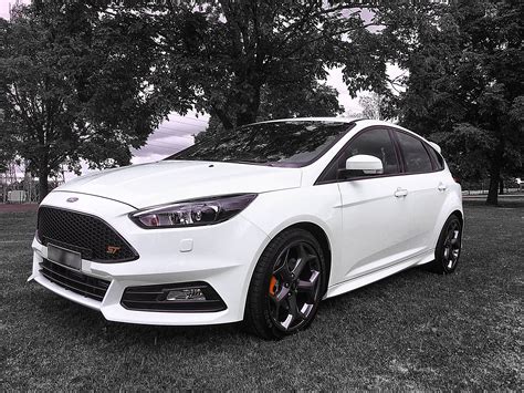 2016 ford focus st st 5dr hb features and specs at car and driver. Ford Focus ST 2016 white | Auto, Carros