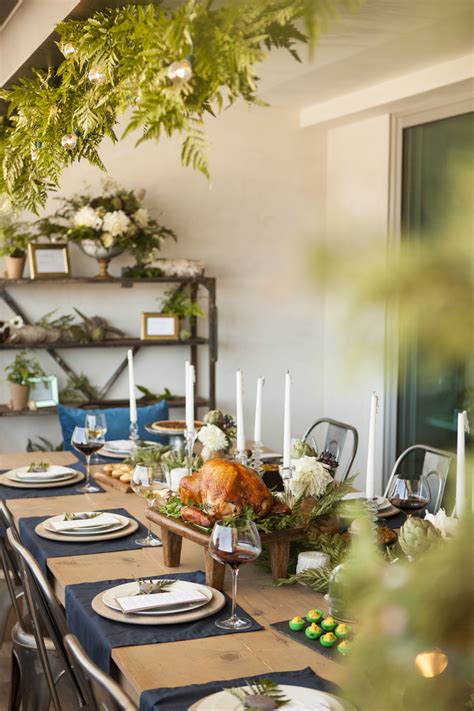 The most important ingredient in a successful dinner party is a relaxed hostess. Thanksgiving Dinner Party | Found Rentals