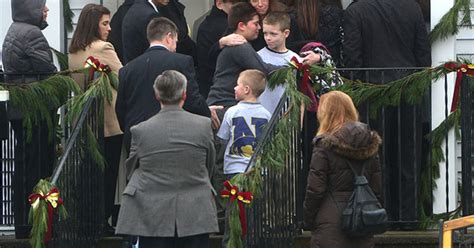 Newtown Holds First Funerals For Sandy Hook Victims Cbs Boston