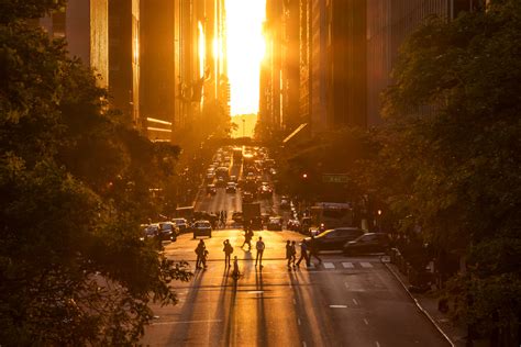 Manhattanhenge Sunset Photos Capture Special New York Phenomenon