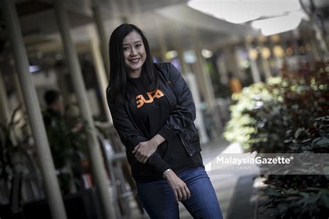 Rara (sharifah shahirah), tyzo \u0026 suraya suria cinta: Cik Piah pilih Suria FM