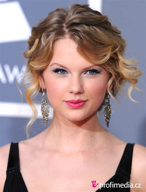 Celebrity Hairstyles Taylor Swift 2013 Hair Trends