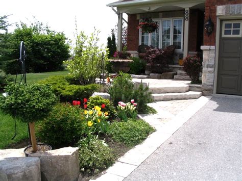 As your new president of the garden clubs of ontario it has been an honour and a pleasure getting to know your executive and learning all that goes on behind the scene. Front Yard Landscaping Ideas For Townhomes | The Garden ...