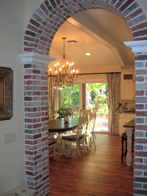 Brick Arch With That Molding Brick Exterior House Brick Archway