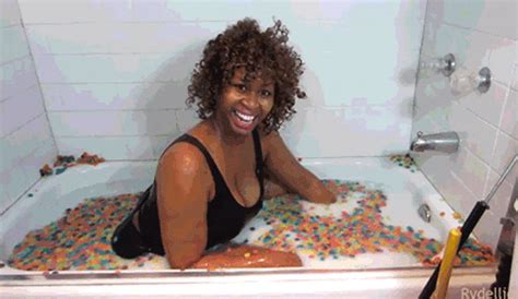 Youtube Star Who Eats Cereal Out Of Her Bathtub Interviewed President