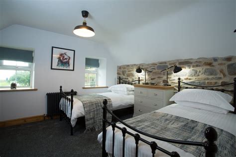 Fill your cart with color today! Hean Castle Estate » White Cottage