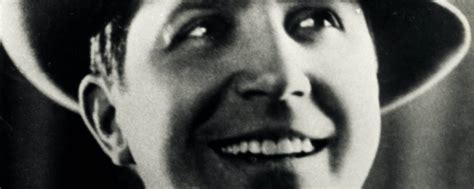 Carlos gardel (born charles romuald gardès; Aniversario 84 de la muerte de Carlos Gardel - Aeropuerto ...