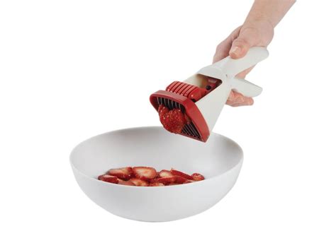 Chefn Strawberry Slicester Hand Held Strawberry Slicer