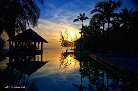 Per gli amanti delle attività, una tappa fondamentale è sutra beach resort offre 120 sistemazioni con aria condizionata, casseforti in camera e set di cortesia gratuiti. sutra2 | Beach resorts, Resort, Terengganu